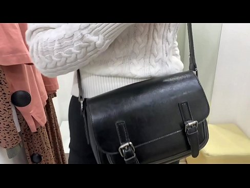 ❤️ Фитинг бөлмөсүндө жаш канчык FeralBerryди дилдо менен коомдук мастурбациялоо Анальный порно ky.novoporn.ru ❌❤